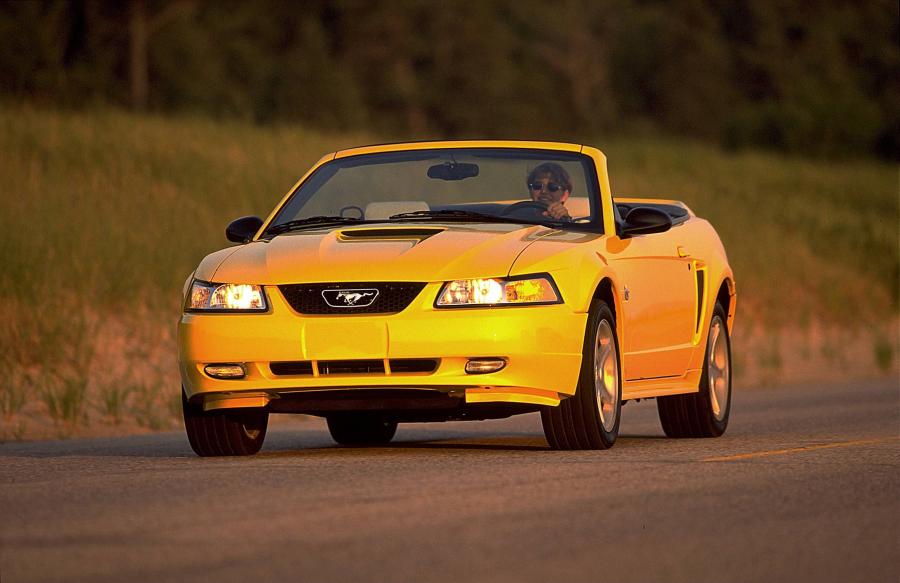  Ford Mustang GT Convertible 35th Anniversary 1999 года  (фото 21 из 24)
